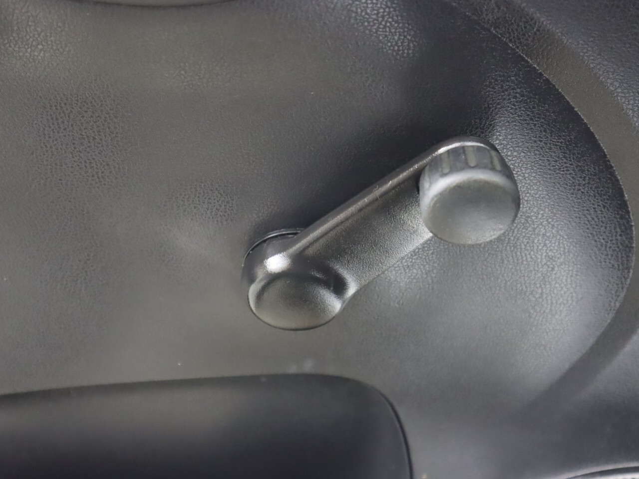 Vehicle image 18 of 31