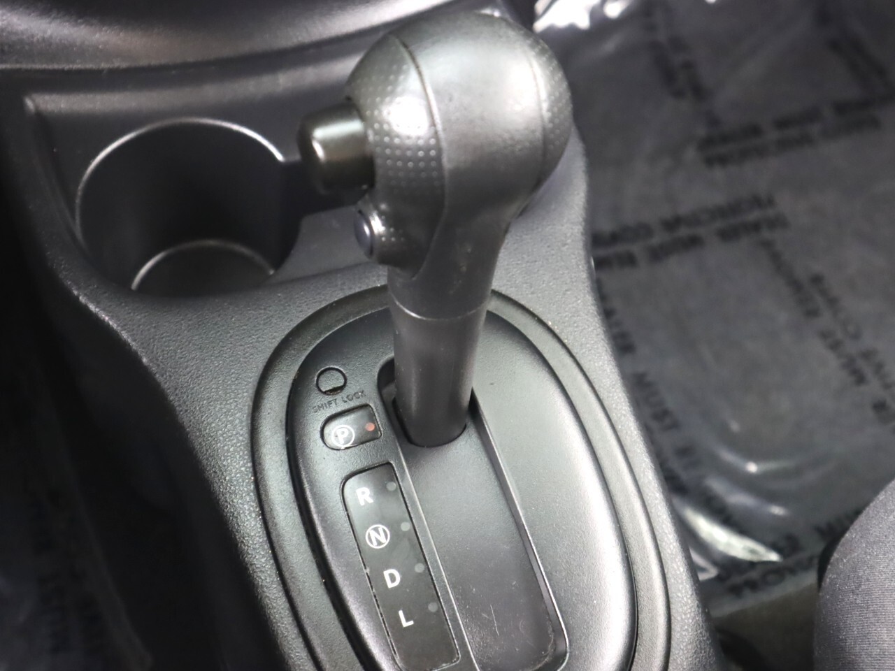 Vehicle image 17 of 31