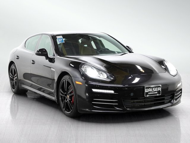 2014 Porsche Panamera 4 Image 3 of 29
