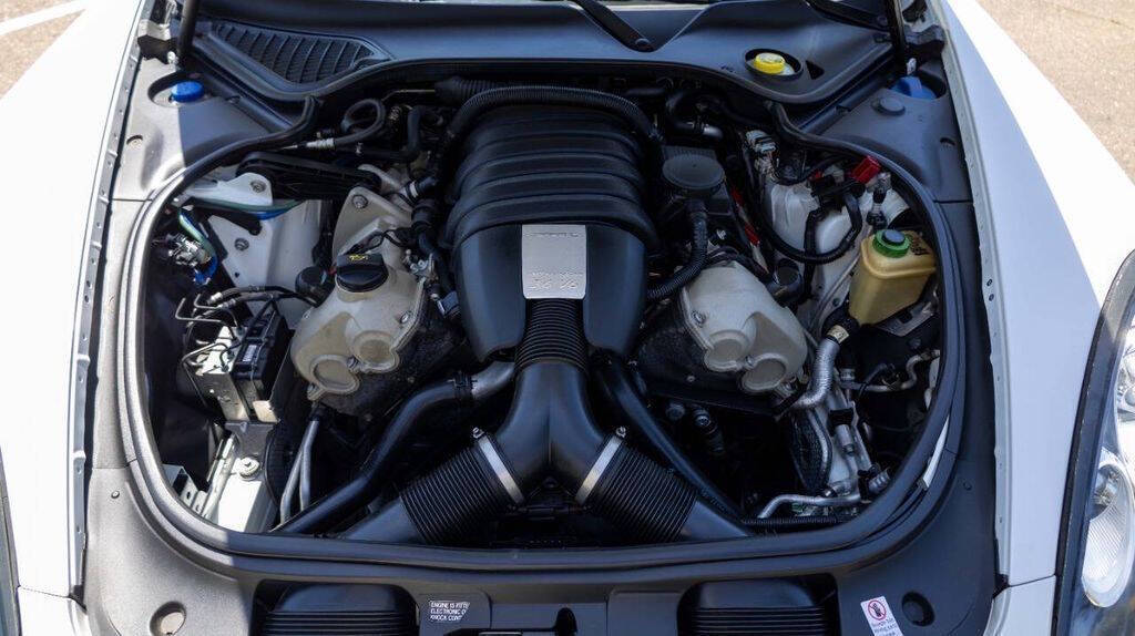 2014 Porsche Panamera Image 13 of 34