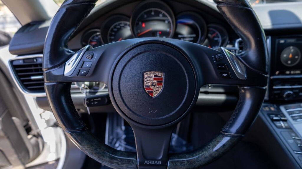 2014 Porsche Panamera Image 22 of 34