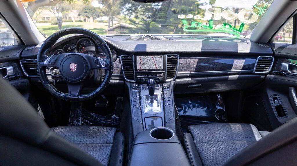 2014 Porsche Panamera Image 20 of 34
