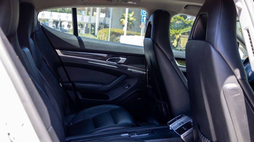2014 Porsche Panamera Image 15 of 34