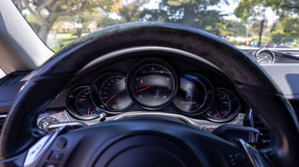 2014 Porsche Panamera Image 31 of 34