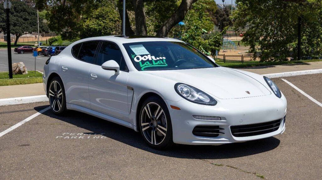 2014 Porsche Panamera Image 4 of 34