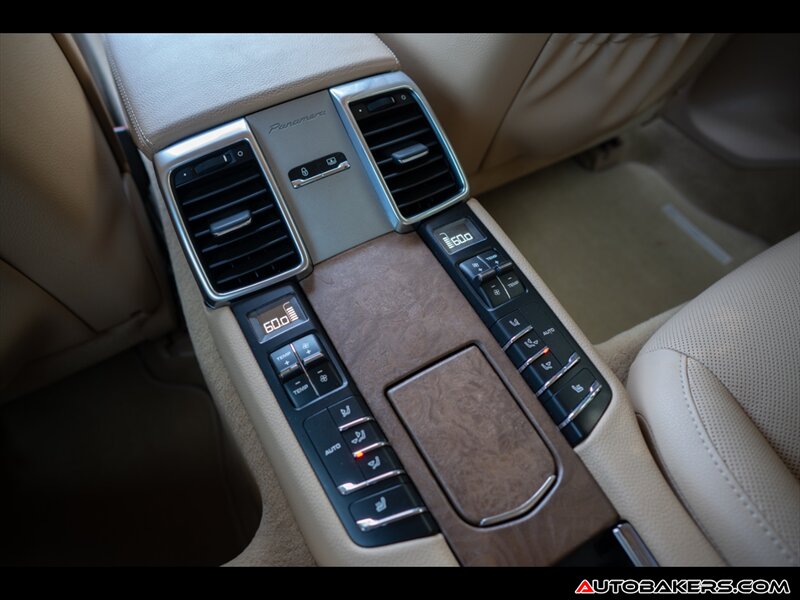 2014 Porsche Panamera E-Hybrid S Image 21 of 23