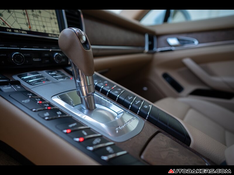 2014 Porsche Panamera E-Hybrid S Image 17 of 23