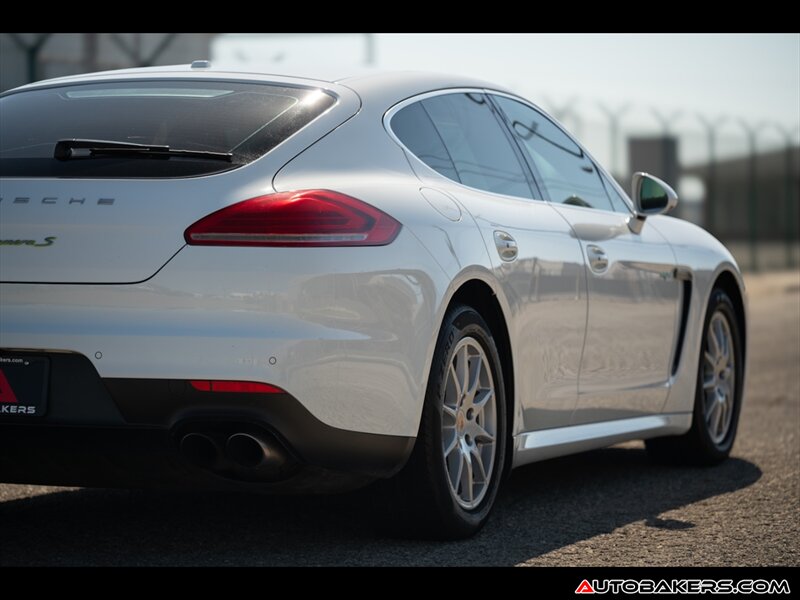 2014 Porsche Panamera E-Hybrid S Image 7 of 23