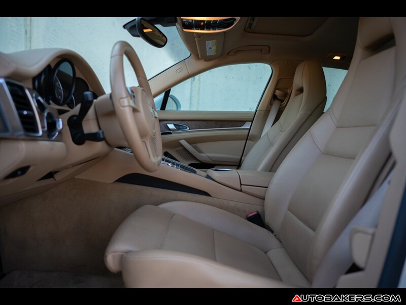 2014 Porsche Panamera E-Hybrid S Image 15 of 23