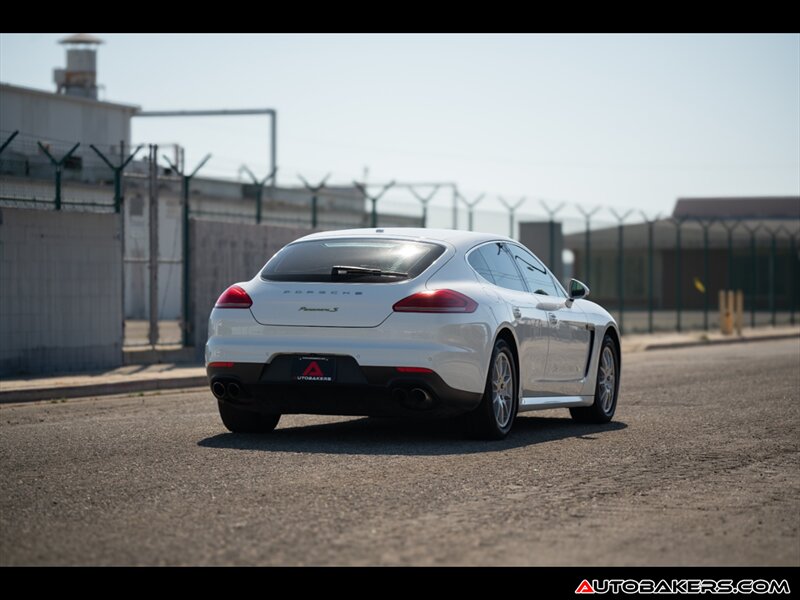 2014 Porsche Panamera E-Hybrid S Image 6 of 23