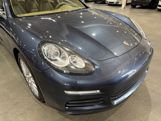 2014 Porsche Panamera S Image 9 of 85