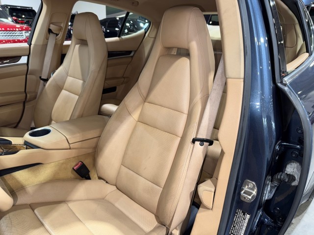 2014 Porsche Panamera S Image 38 of 85