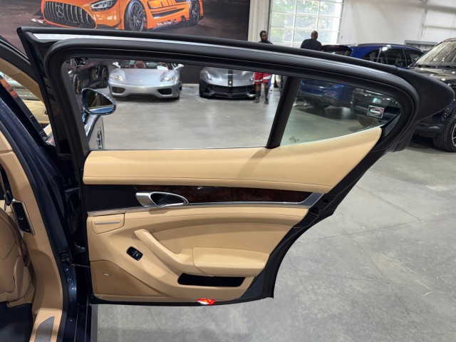 2014 Porsche Panamera S Image 62 of 85