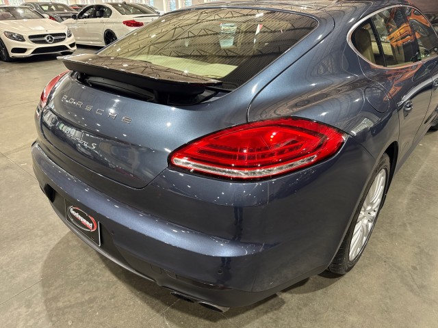 2014 Porsche Panamera S Image 16 of 85