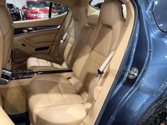 2014 Porsche Panamera S Image 47 of 85