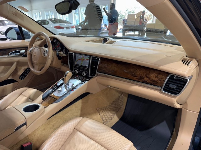 2014 Porsche Panamera S Image 57 of 85