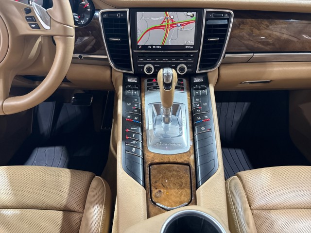 2014 Porsche Panamera S Image 69 of 85
