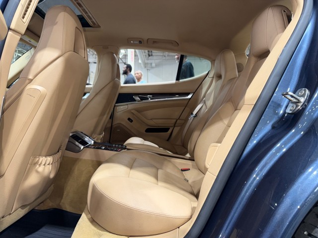 2014 Porsche Panamera S Image 49 of 85