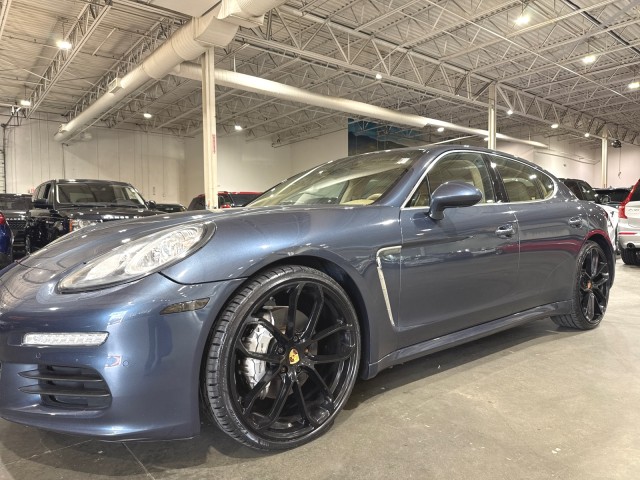 2014 Porsche Panamera S Image 2 of 85