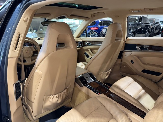 2014 Porsche Panamera S Image 52 of 85