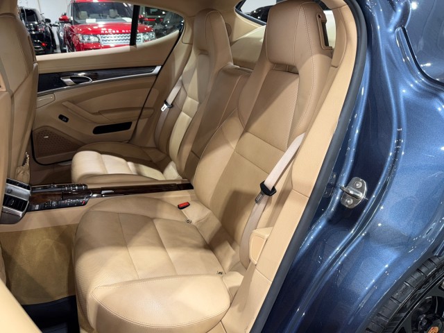 2014 Porsche Panamera S Image 46 of 85