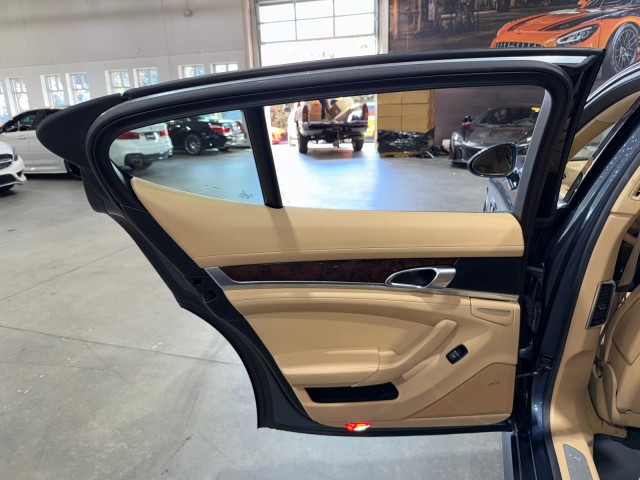 2014 Porsche Panamera S Image 60 of 85