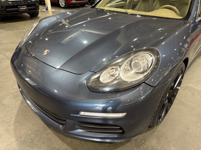 2014 Porsche Panamera S Image 3 of 85
