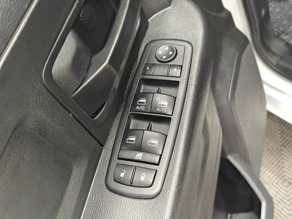 Vehicle image 36 of 48
