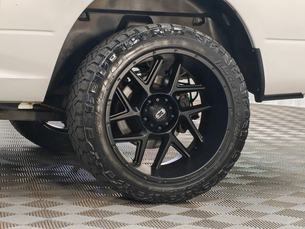 Vehicle image 15 of 48