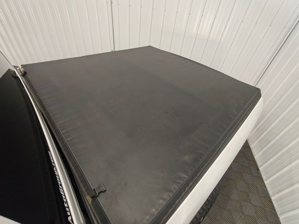 Vehicle image 17 of 48