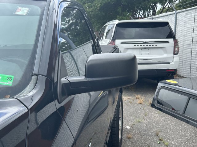 Vehicle image 12 of 14