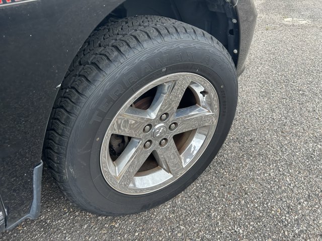 Vehicle image 10 of 14