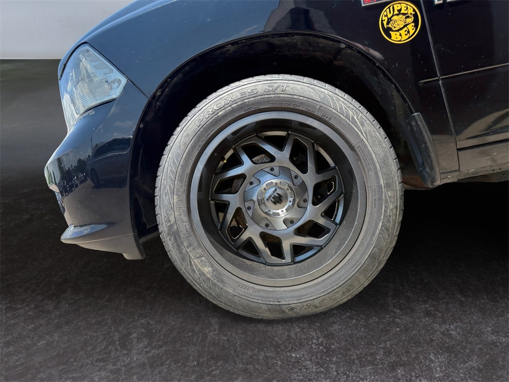 Vehicle image 9 of 15