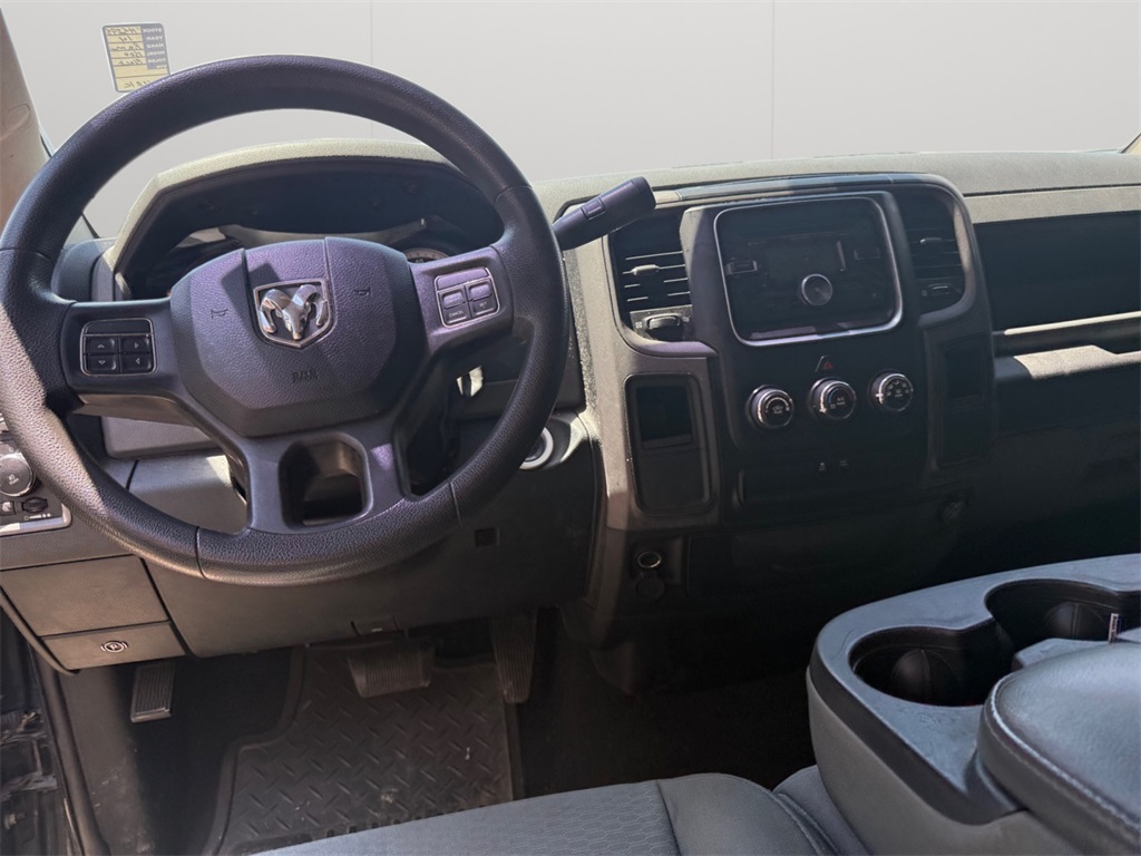 Vehicle image 13 of 15