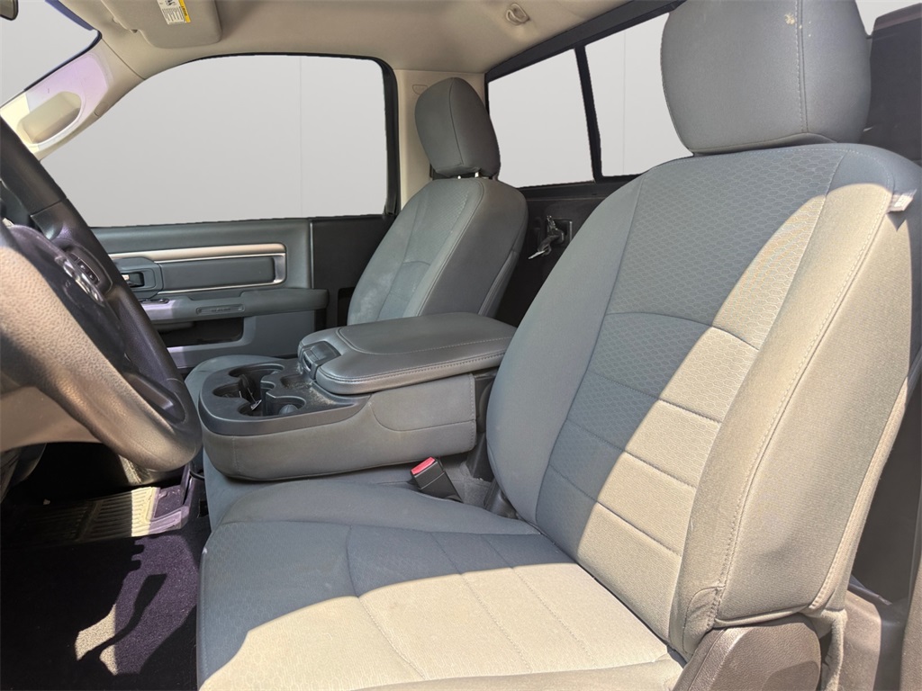 Vehicle image 10 of 15