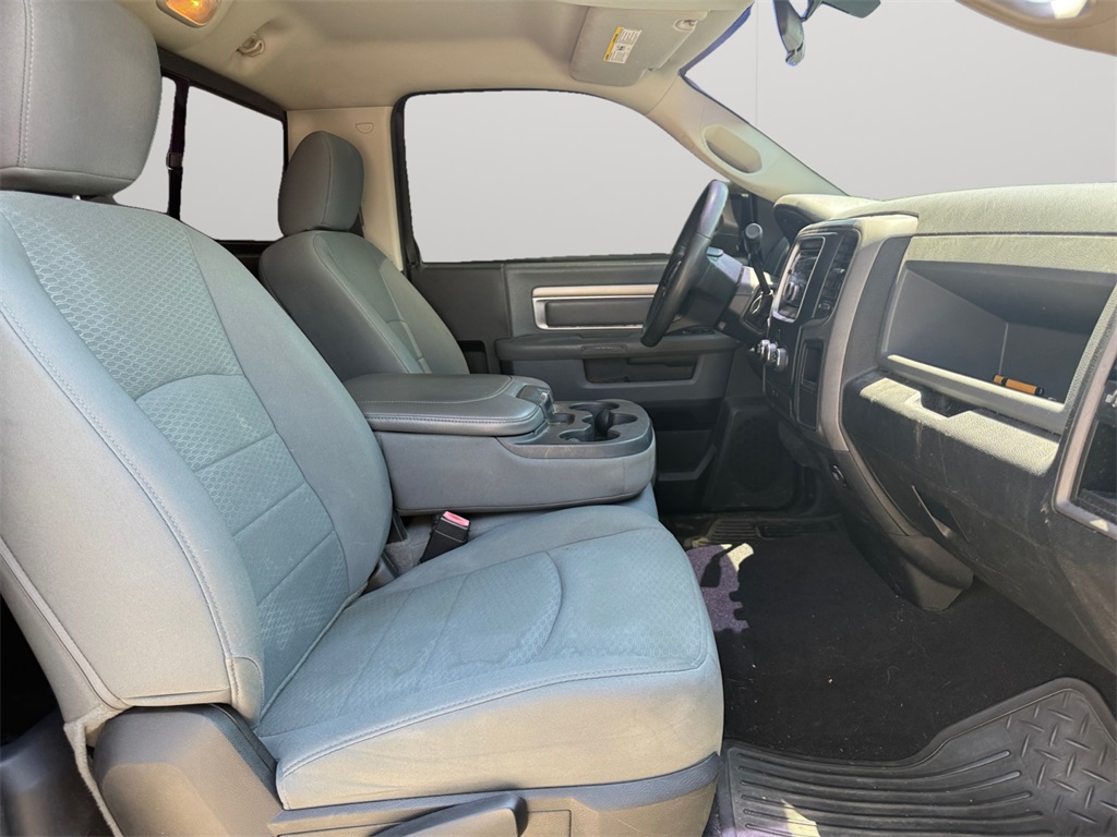 Vehicle image 11 of 15