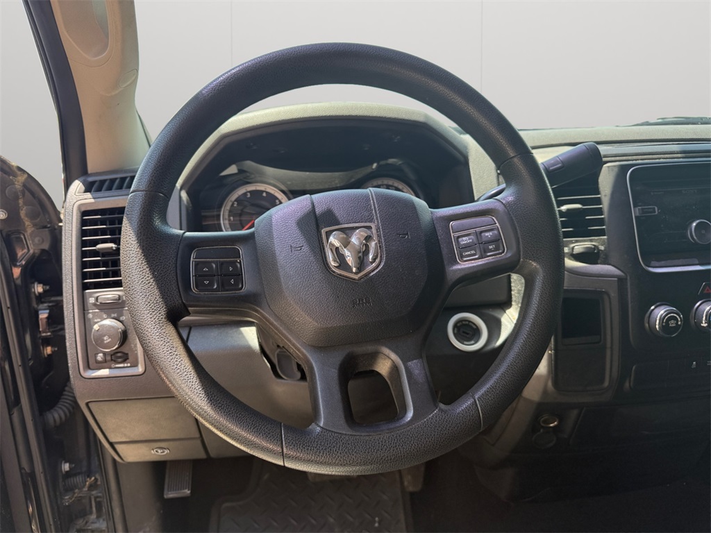 Vehicle image 14 of 15