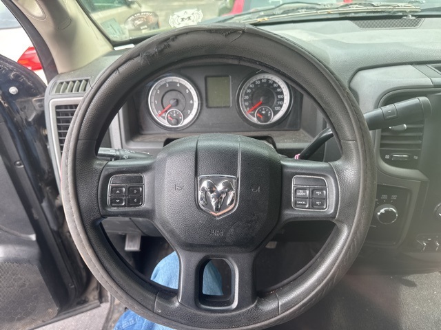 Vehicle image 8 of 9