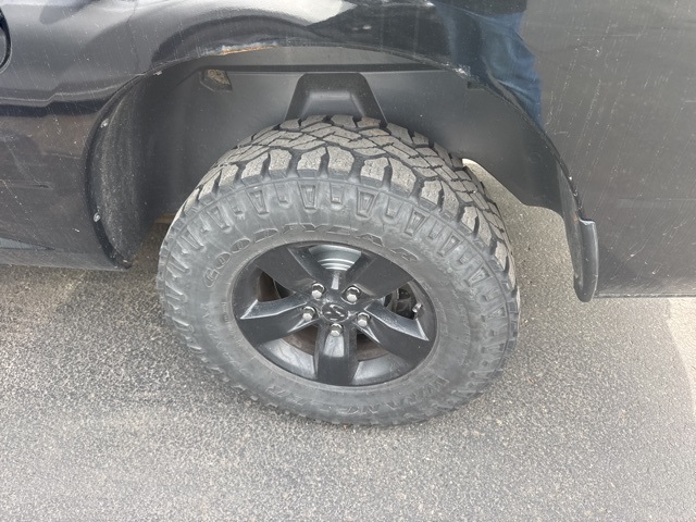 Vehicle image 5 of 9