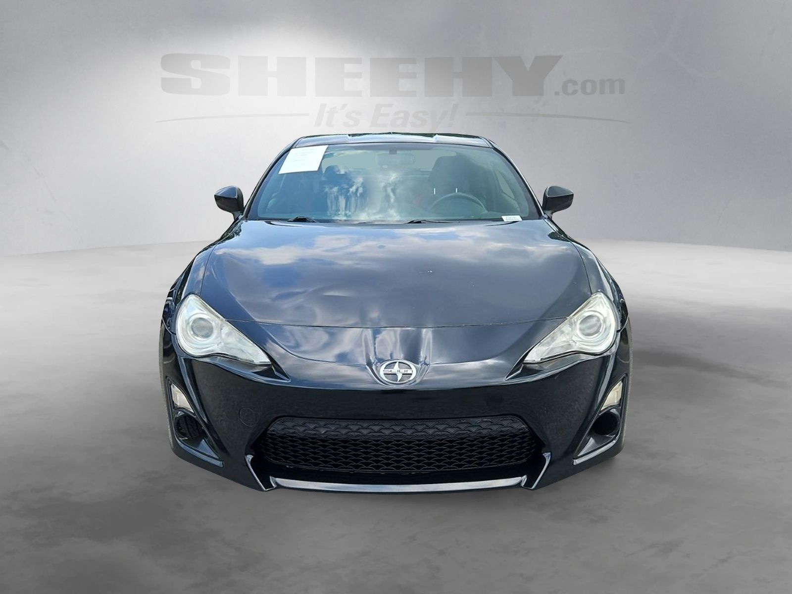 2014 Scion FR-S Base Image 2 of 33