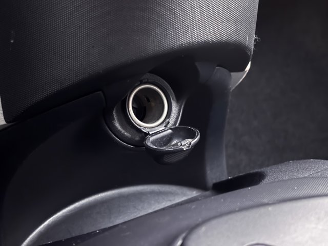 Vehicle image 13 of 28