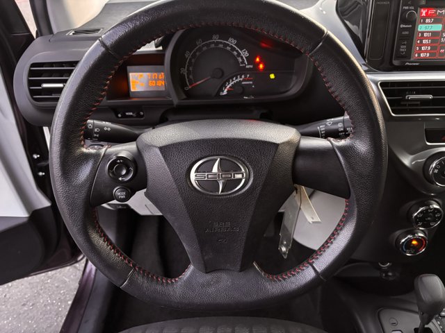 Vehicle image 20 of 28