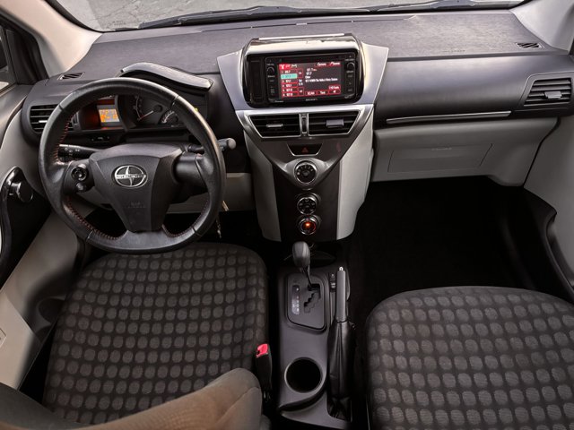 Vehicle image 26 of 28