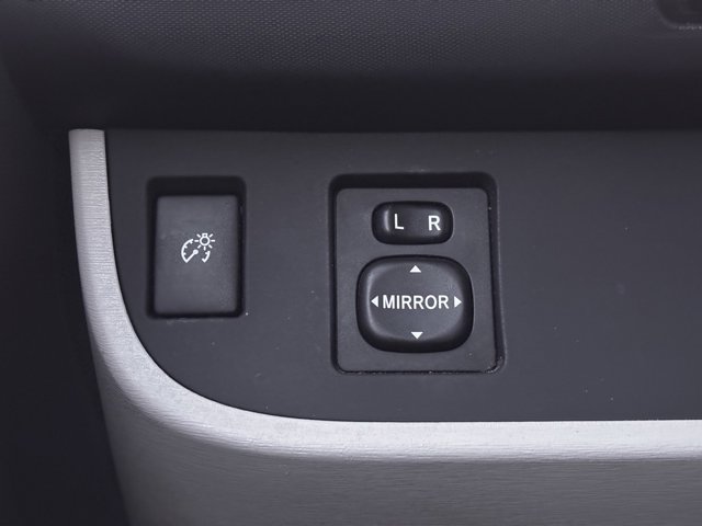 Vehicle image 18 of 28
