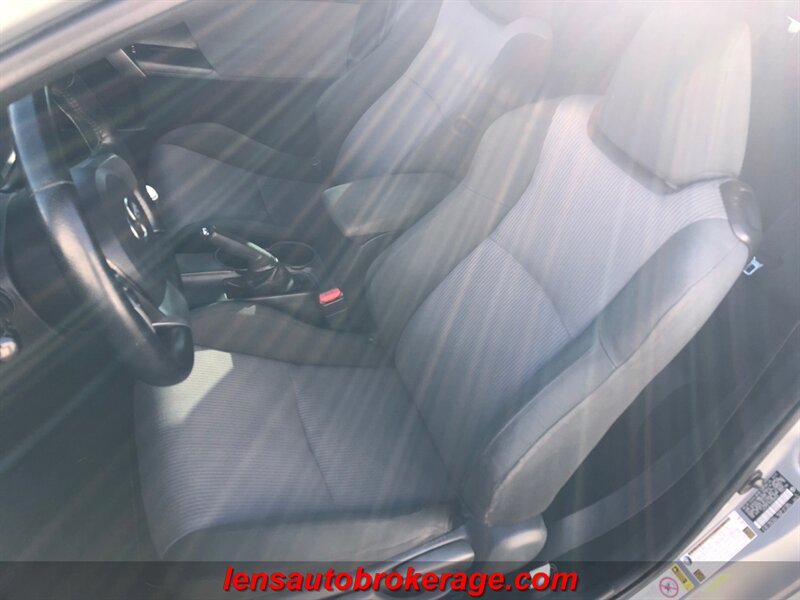 Vehicle image 13 of 21