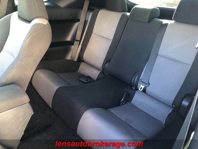 Vehicle image 14 of 21