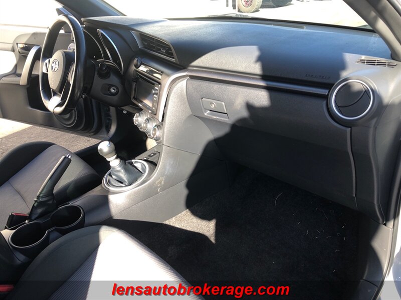 Vehicle image 20 of 21