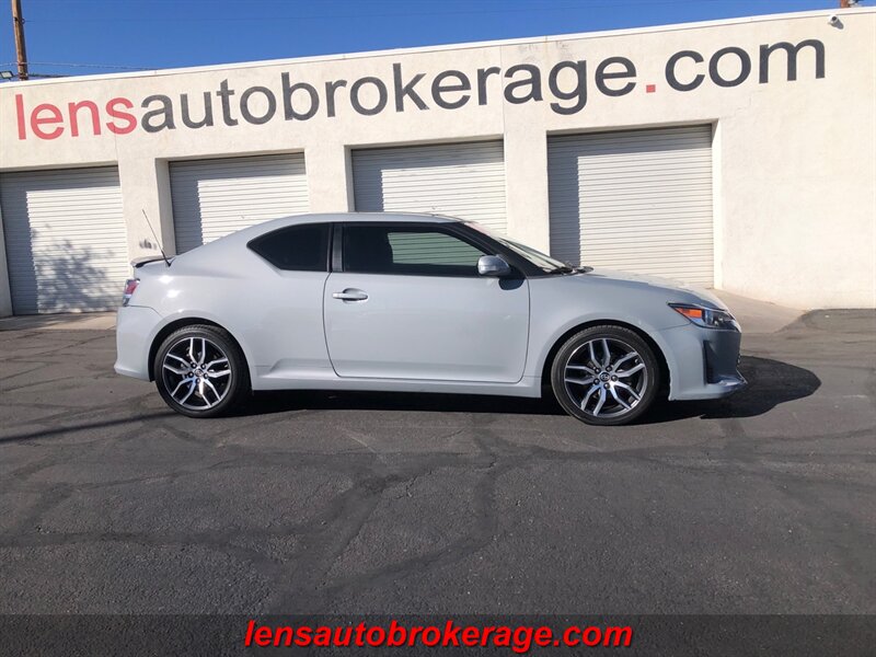 Vehicle image 7 of 21