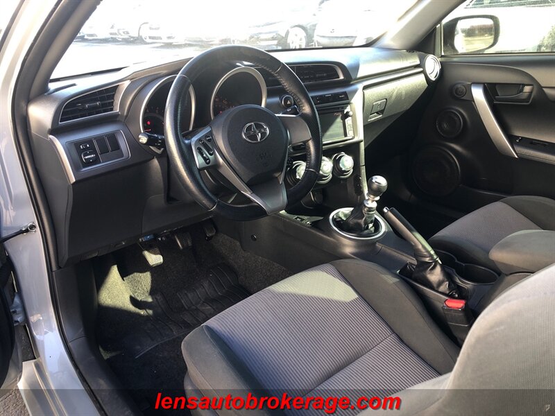 Vehicle image 11 of 21