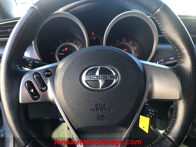Vehicle image 17 of 21